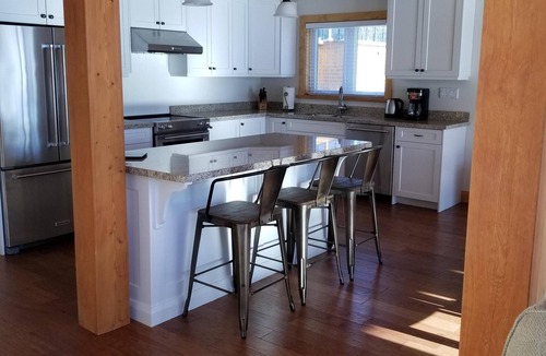 Muskoka Lakes Villa | 4 bed 3 bath Villa on Lake Muskoka!