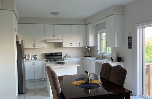 Stayner House | 4-bedroom, 4.5 bathroom in Stayner near beach and ski resort with WiFi and AC.