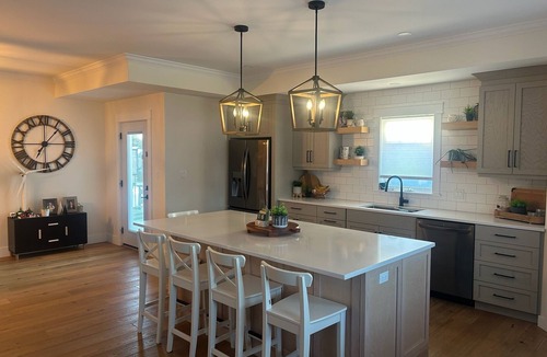 Cornwall House | 4 Bedroom Home in beautiful neighborhood - Sleeps 7