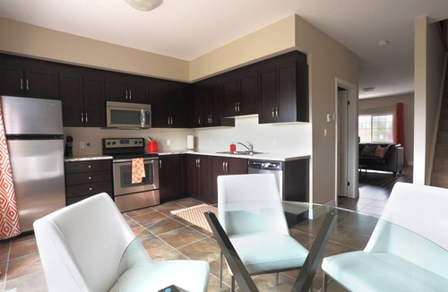 Highland West House | 4-bedroom Town House Condo