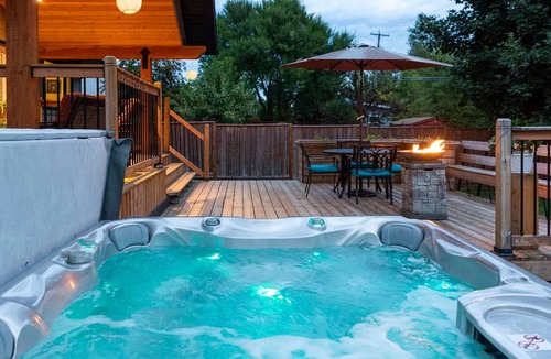Fernie House | 4 Bedrooms l Sleeps 6 Adults & 2 Children l Hot Tub l Dog Friendly