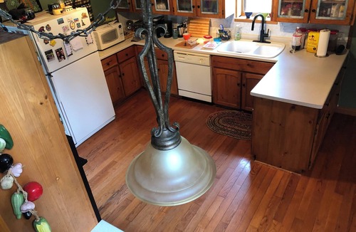 Southampton Cottage | 4 Season/4 bedroom Log Home in Southampton. Walking distance to downtown/beach