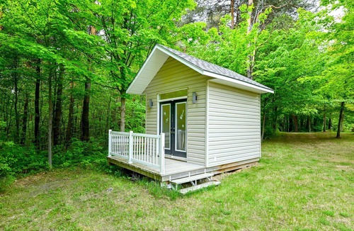 Terra Nova Ski Chalet | 4 Season Log Chalet Home with Hot Tub, Sleeps 17
