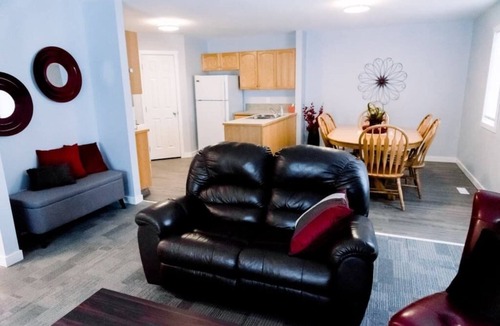 South Lethbridge Condo | #4 South Lethbridge Bright 3 Bedroom Apartment South Lethbridge
