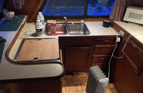 Fairview Boat Rental | 46’ motor yacht (6 hour charter tour)