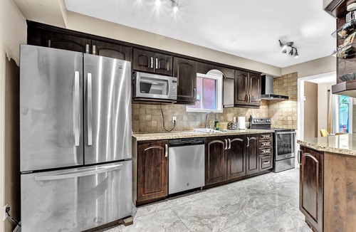 Lisgar House | 4BR Cozy & Spotless Home in Mississauga