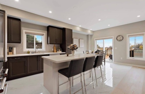 Niagara Falls House | 4BR Family Retreat Near Falls w/BBQ + Parking