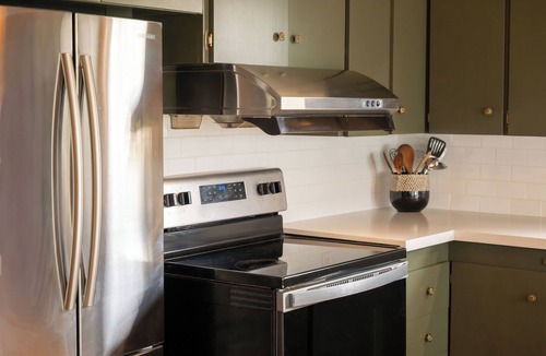 Carrying Place House | 4BR Lake Access Cottagen Sauna + Firepit w/WiFi TV