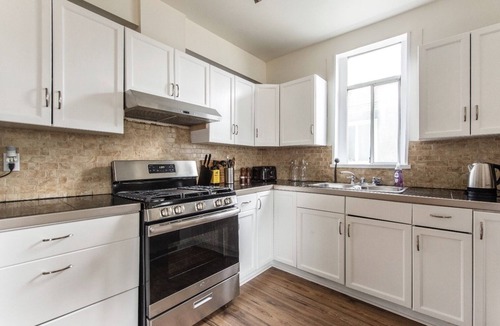 Kensington-Cedar Cottage House | 5-bedroom home perfect for families/groups. Located just minutes DT Vancouver