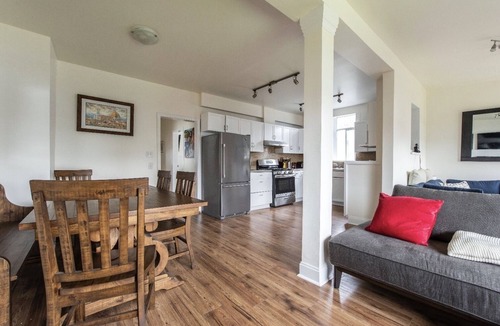 Kensington-Cedar Cottage House | 5-bedroom home perfect for families/groups. Located just minutes DT Vancouver