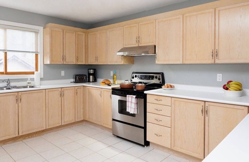 Wasaga Beach House | 5 STAR BEAUTIFUL HOME: UPPER LEVEL GREAT PRICE, SHORT WALK TO THE BEACH AMAZING!