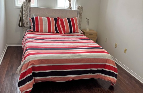 Barrie House | 5br 3.5bth home w Free Parkings+Ensuite laundrynBarrie,ON