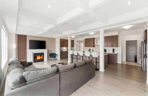 Kitchener House | 5BR/4.5WR Family Fun+Game Room+FencedYard+5Parking