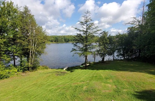 Parry Sound Cottage | 5mins from Parry Sound, Small, clean lake with only 5 other cottages!