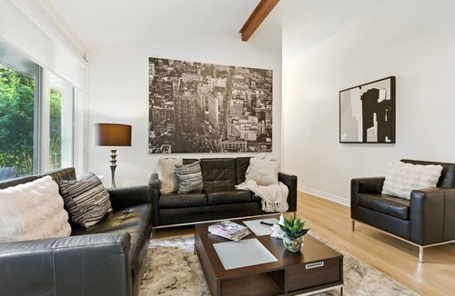 Mineola House | 6 Bedroom Ranch Bungalow in Port Credit.