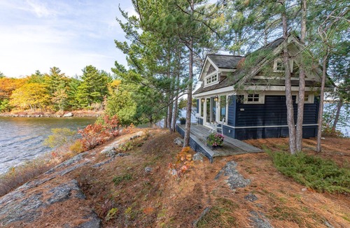 Muskoka Lakes Cottage | 6bdrm, 5 bath island cottage with boathouse & bunkie accommodations! Sunsets!