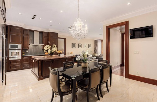 Shaughnessy House | 6BR Ensuite Luxury Estate w/Theatre, Sauna Office