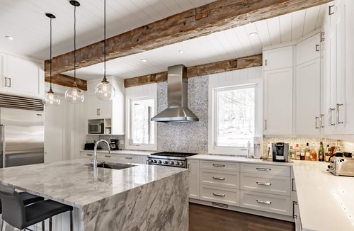 Muskoka Lakes Cottage | 7 bed 5 bath cottage on Lake Joseph + Bunkie with an incredible Beach