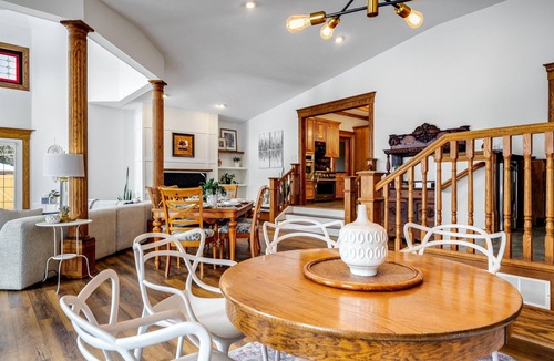 Ruthven House | 7 bedroom Retreat House with Pool and Hot Tub