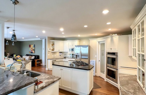 Surrey House | 99 Retreats-Luxury House for 12 people