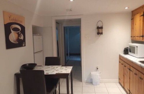 Wexford - Maryvale Apartment | A guest suite with free parking, 20min to downtown