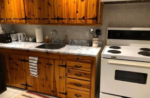 Wexford - Maryvale Apartment | A guest suite with free parking, 20min to downtown