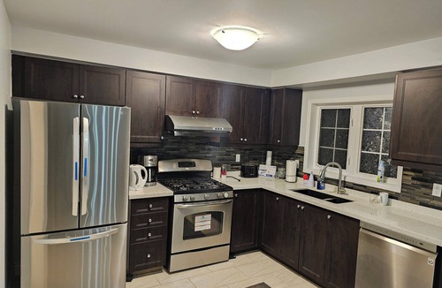 Markham House | A home for a getaway Located in markham with 3 bedrooms and 3 washrooms .