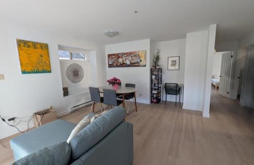 Mount Pleasant Apartment | A Peaceful Uptown Retreat - Easy Access Everywhere