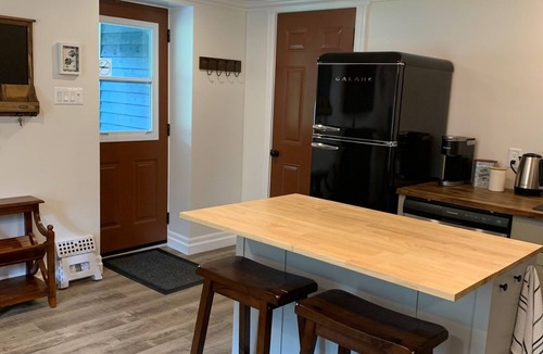 Trinity Apartment | A quiet retreat, conveniently located near the historic part of Trinity!