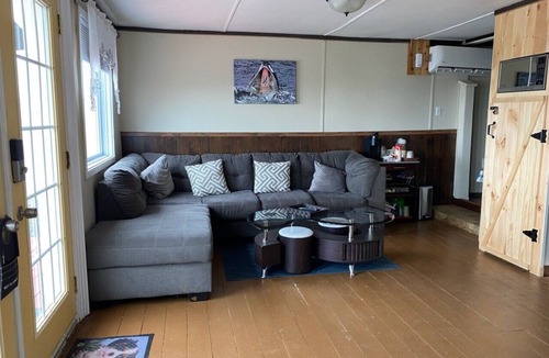 Port Rexton Cabin | Adorable 2-bedroom guesthouse with an amazing view