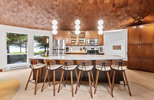 Tofino House | Alaqua on the Beach-N Chesterman, hot tub, firepit