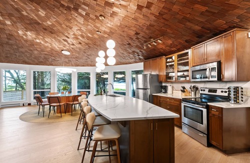 Tofino House | Alaqua on the Beach-N Chesterman, hot tub, firepit