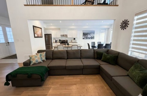Carrying Place House | All-Season Lakeview Retreat – Prince Edward County