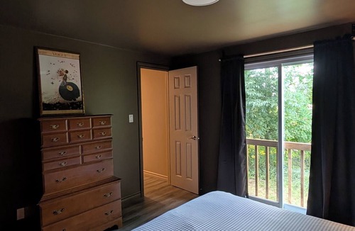 Courtland House | Alpaca Farm Retreat – Cozy 2BR Stay on Kloud 9 Haven, Near Beach & Wineries