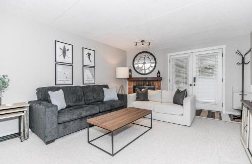 Collingwood House | Alpine Cove - Condo in Collingwood - Sleeps 6