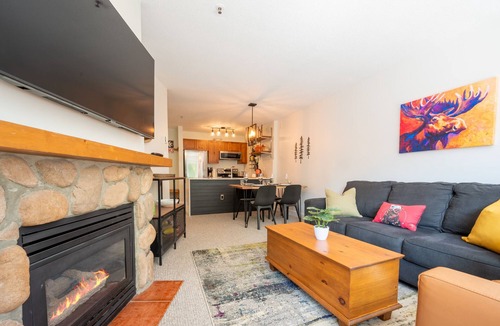 Village North Apartment | *Alta Suite* Village 1 BR with Hot Tub & Parking | Deer Lodge