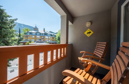 Village North Apartment | *Alta Suite* Village 1 BR with Hot Tub & Parking | Deer Lodge