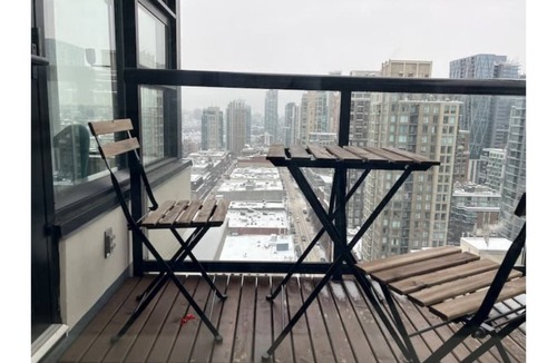 Yaletown Apartment | Amazing South-Facing Yaletown 2BR/2BT with City View