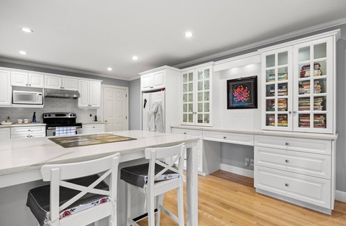 Crescent Beach House | Amazing Spacious 3BR Cozy Home Near Crescent Beach