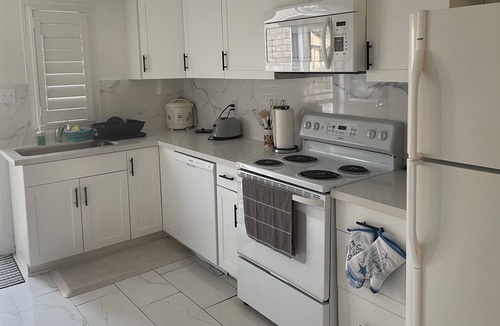 Hamilton House | Amazing Town home closed amenities and big cities
