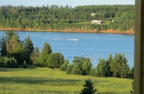 New London House | Amazing Water View. Great for Your Family Vacation , near Cavendish !