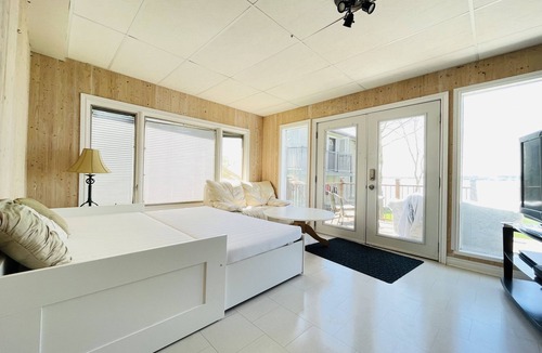 Valentia Cottage | Annie's Lakefront Cottage in Kawartha Region