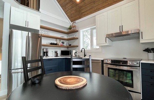 Apex Mountain Ski Chalet | Apex Mountain Resort. 3 bdrm Ski Cottage.