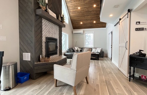 Apex Mountain Ski Chalet | Apex Mountain Resort. 3 bdrm Ski Cottage.