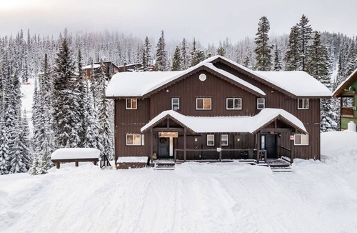 Apex Mountain Apartment | Apex Mountain ~ Trailside Lodge ~ Ski In Ski Out