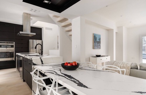 Wexford - Maryvale House | Architectural Luxury | 3BD + Theatre | HWY 401/DVP