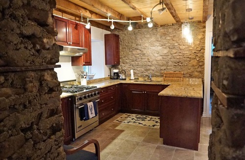 Historic Old Town House | Arrowstone Luxury Farmhouse in Historic Old Town, Niagara-on-the-Lake.