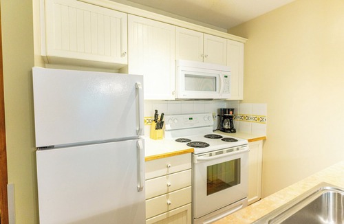 Whistler Condo | Aspens #328 Prime Ski-in Ski-out Location! Pool, Hot tubs, BBQ, sleeps 4