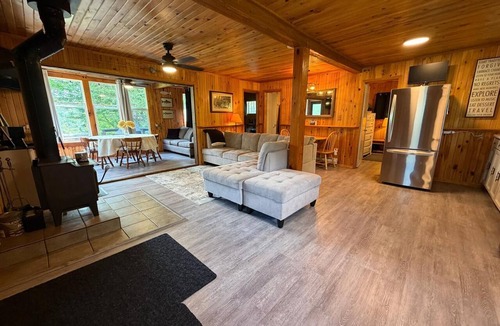 Dunchurch Cottage | Bagz Place : Your private sanctuary to unplug, reset, and connect with nature.