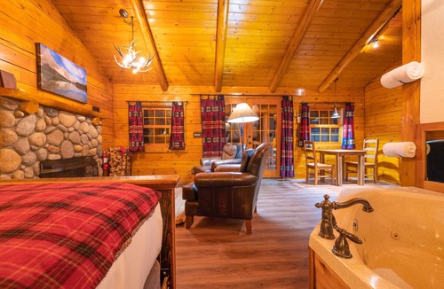 Lake Louise Cabin | Baker Creek | Queen Cabin
